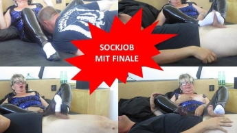 Sockjob für das Sklavenschwein