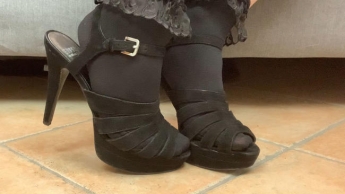 Söckchen mit Rüschen und süße Pumps