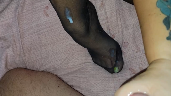 Stiefmutter unterhält Stiefsohn in Nylonsocken