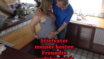 Stiefvater (50+) meiner besten Freundin verführt mich Teen!