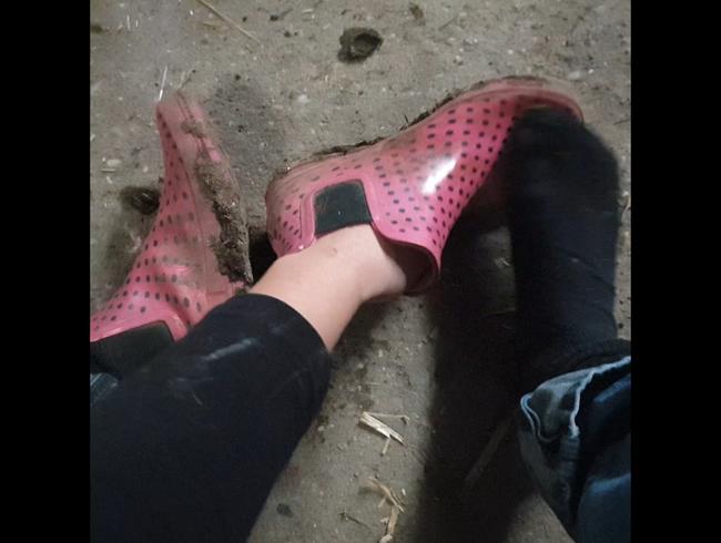 Verschwitzt Füße nach stdlangen gummi Stiefeletten tragen mit Socken Stiefeletten sauber gemacht