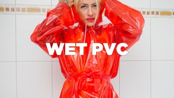 WETLOOK PVC bleibt mein Kittel unter dem Regencape trocken? Waterfun im roten PVC Cape!