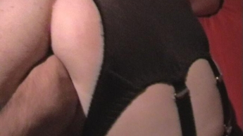 erst fickt mein Dom mich ,dann fistet er mich