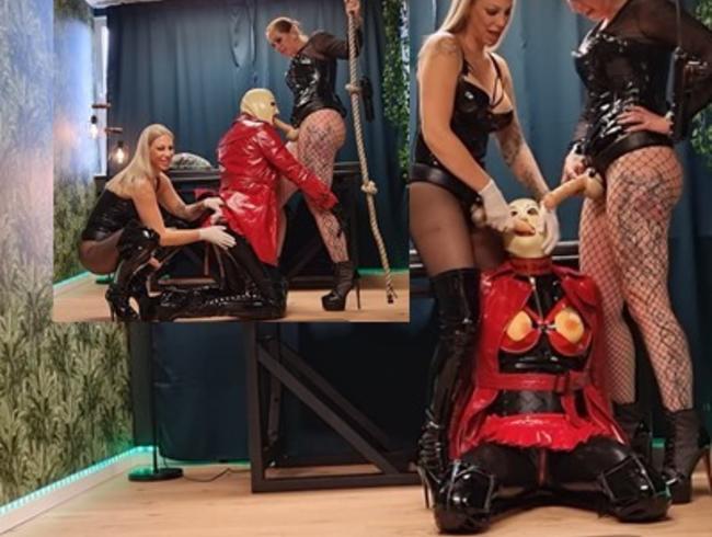 Rubberbitch Dana lutscht unsere Gummischwänze