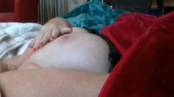 sexy milf – weiche decken
