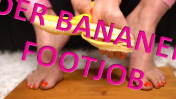 Der Banana Footjob