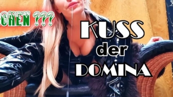 Türchen?? #Kuss der Domina