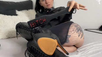 DIRTYTALK!! DOMINA MEL LÄSST DICH IHRE LEDERSTIEFEL VERWÖHNEN