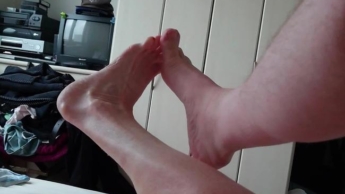 Das Spiel der nackten Füße