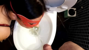 Toilette Natursekt Hure MILF