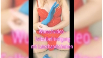 Selbstbefriedigung mit Latexhandschuhen  auf Wunsch