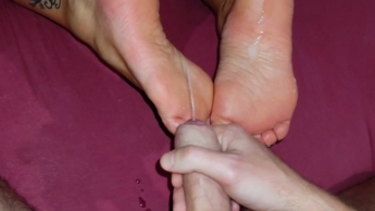 Die Schwester meiner Frau teilt meinen Fußfetisch