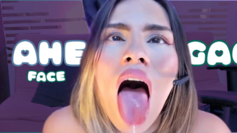 Hübsches Mädchen macht Ahegao und reitet *AHEGAO FACE**