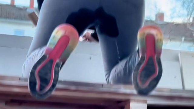 Geiler Jeanspiss ganz spontan und ungeniert