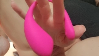 Doppelte Penetration für meine Löcher ist wunderbar.