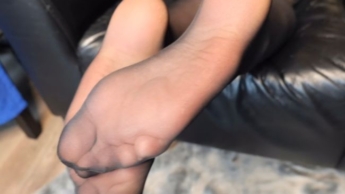 Füße und Fußsohlen in Nylons
