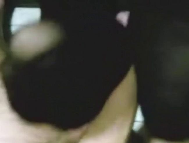 Footjob mit Nachbars Sohn
