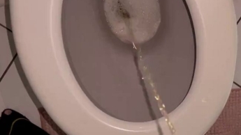Ich pisse Extrem viel