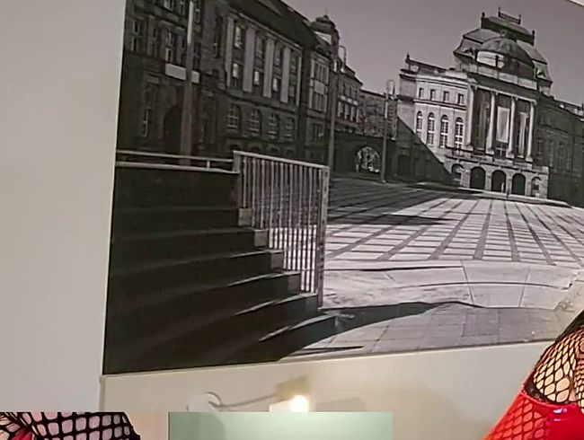 Die Arschfotze genießt 2 XL Cock hintereinander
