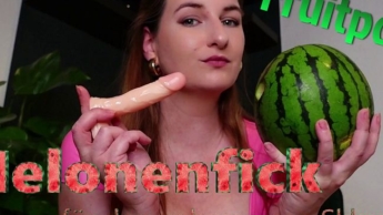 Fruitporn – Melonenfick für den gehorsamen Sklaven
