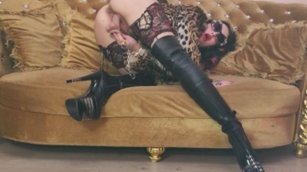 Luxus Pelzmäntel, High Heels, Squirt