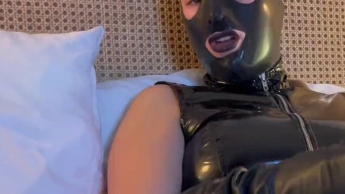 Domina Nicole reitet dich ein. Sklaven Strapon-Fick! Bis zum Maximum! Arschdehnung mit Wichsbefehl!