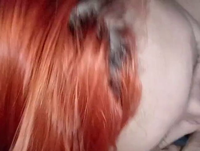 Ich gebe ihm einen schlampigen Blowjob, um den Tag mit Energie zu beginnen