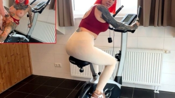 Schüchterner Fitnesstrainer,(20) zum Sex verführt! Dieses Training wird er so schnell nicht vergessen!