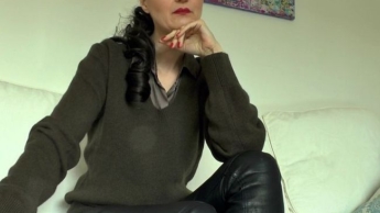 Stiefmutter im Kaschmir Pullover, Pullover Liebe, auf Pullover abspritzen POV, Lady Victoria