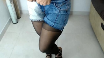 auf den Wunsch, dass mein süßer Zahn einen tiefen Atemzug des freundlichen Teils der Nase Shorts mit Masturbation nimmt
