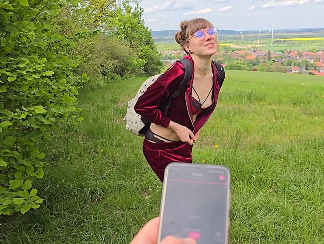 Freundin Outdoor ferngesteuert – TEIL 1 !!