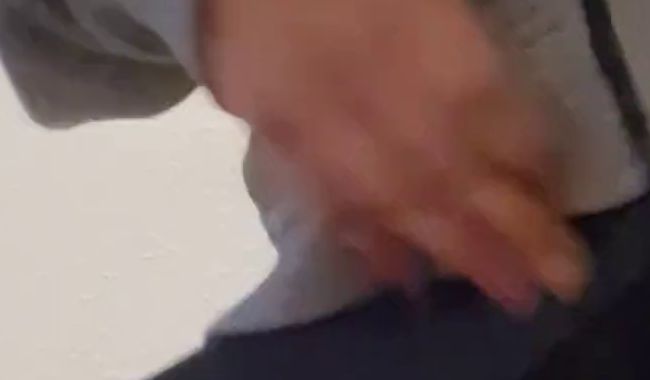 Peitsche klatscht auf arsch