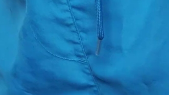 Spontan in Badehose gepisst