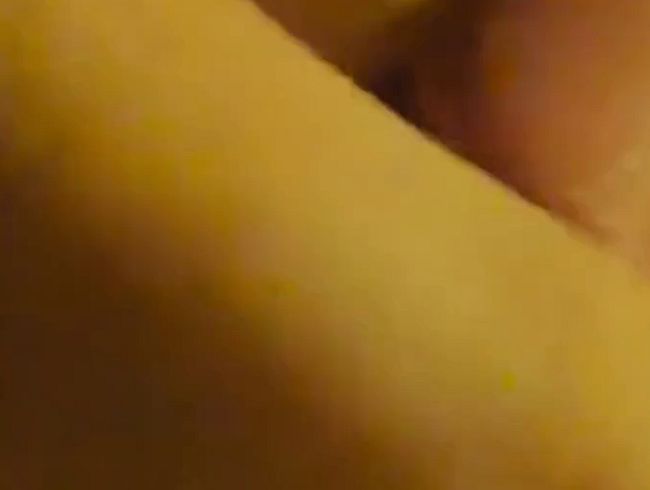 FOOTJOB, erster Versuch zärtlich und intensiv(No cum)