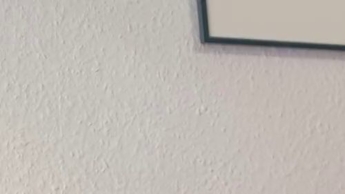Ich lecke und fingere meine geilen Achseln und spiele mit meinen harten Nippeln