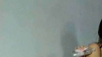 Ich liebe es, meinen Körper in Öl zu baden, mein Körper fühlt sich sehr geil an