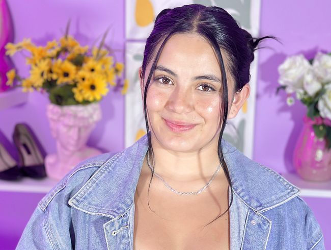Lucy genießt ihre Jeansjacke *JEANS-FETISCH*