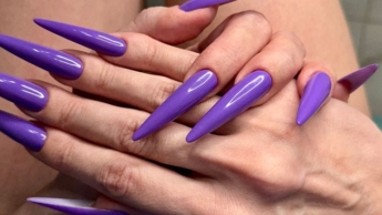 Neue längere Form und neue violette Farbe, Krallen, lange flexible Finger breite Handflächen, Haut kratzen
