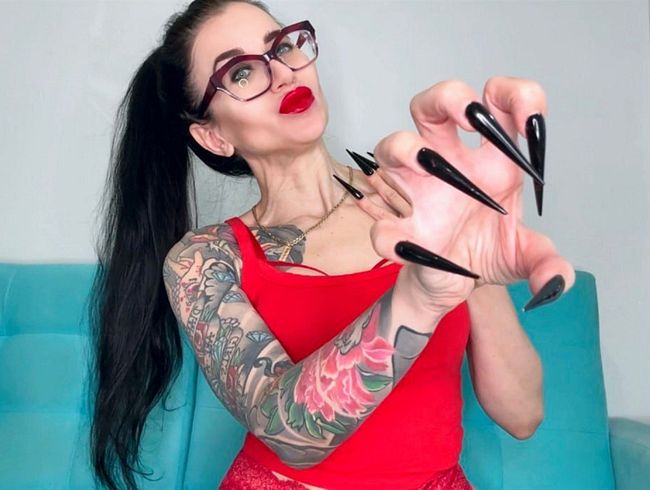 SCHWARZ Lange Nägel, scharfe Stilettos, lange Finger beim Saugen, Handjobs mit Spucke und rote Spitzenunterwäsche