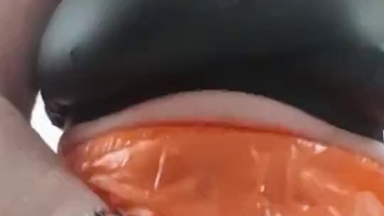 Sie sind endlich da, meine neuen Gummihosen, hier sie erste in Orange