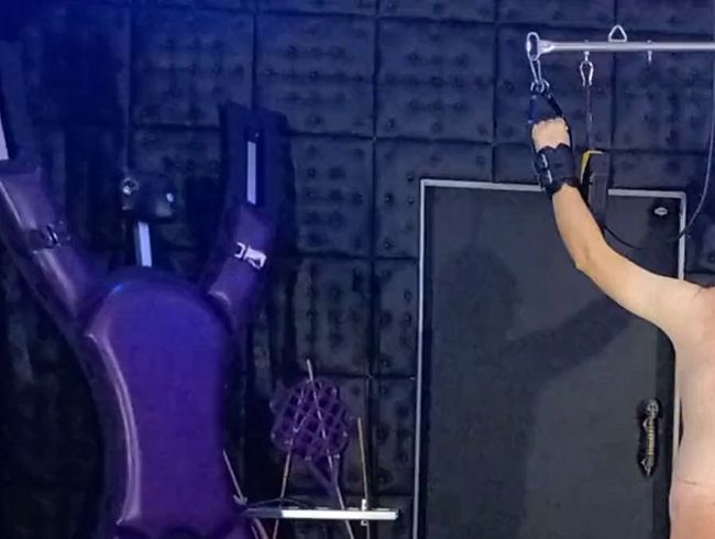 Sklave, rate welche Peitsche die Herrin benutzt 2