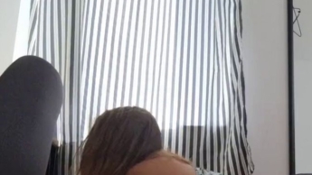 Sexy Yoga mit ganz viel Arsch-Fokus in nur meinem Höschen und SportBH
