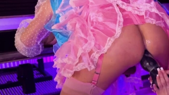 Sissy will Model und Schlampe werden