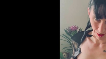 Wunschvideo Titten knetten und ziehen