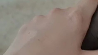 Gibst du mir demnächst auch eine Nylon- Fußmassage?