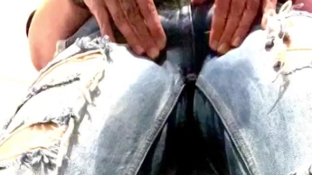 Ich habe es getan, das erste mal in die Hose gepisst!