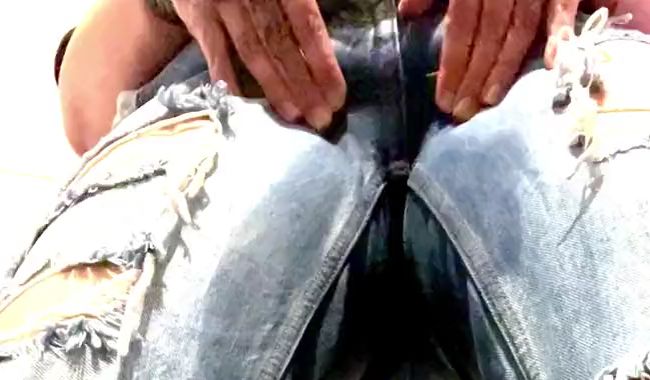 Ich habe es getan, das erste mal in die Hose gepisst!