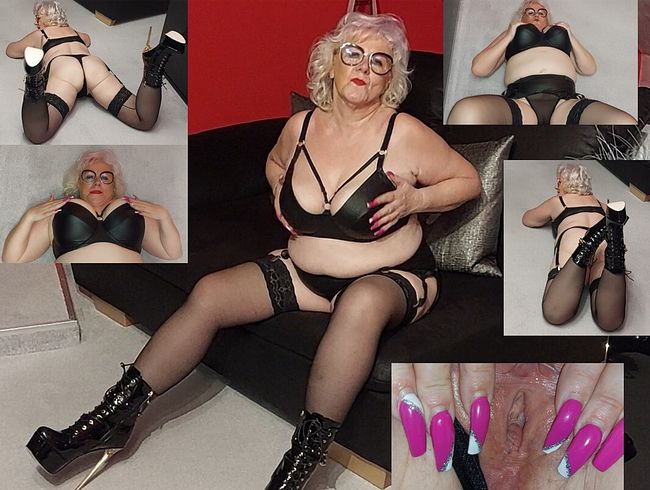 In den neuen heißen Leder Dessous bereit und geil fürs Date!!!