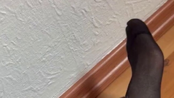 Meine geilen Füße in Nylon sind geil und haben Bock auf mehr