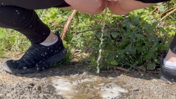 Spritziger Public Piss in der Sonne